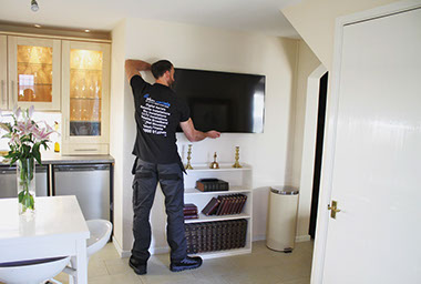 tv wall mounting Thrupp